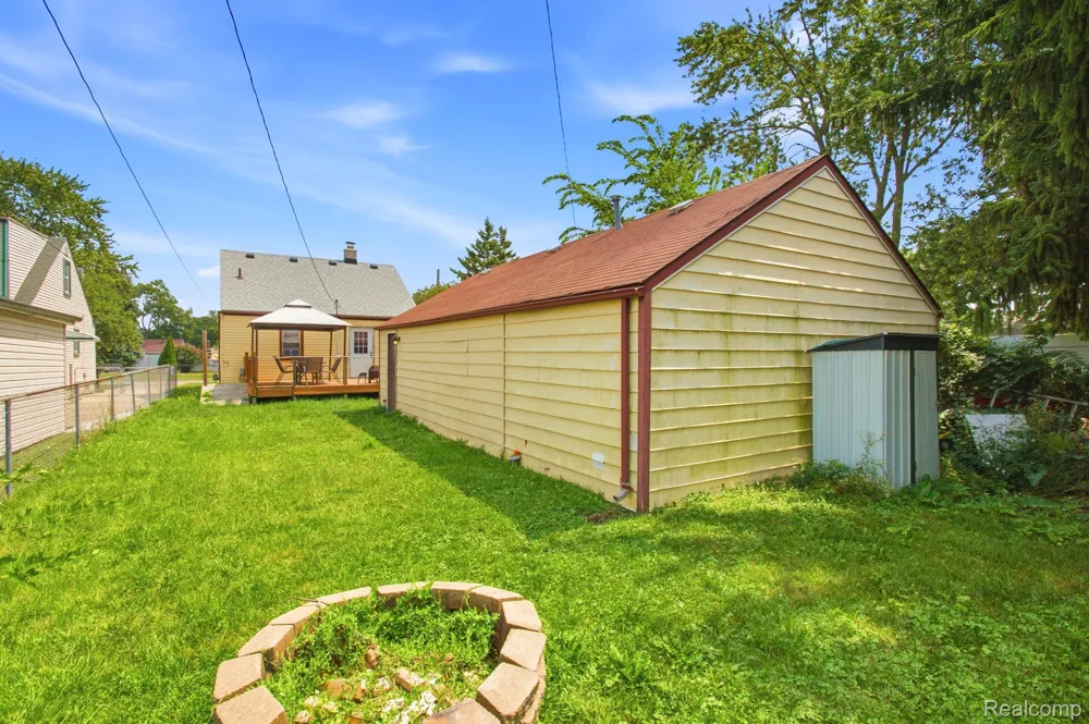 14802 Mulberry Street Southgate City, MI 48195