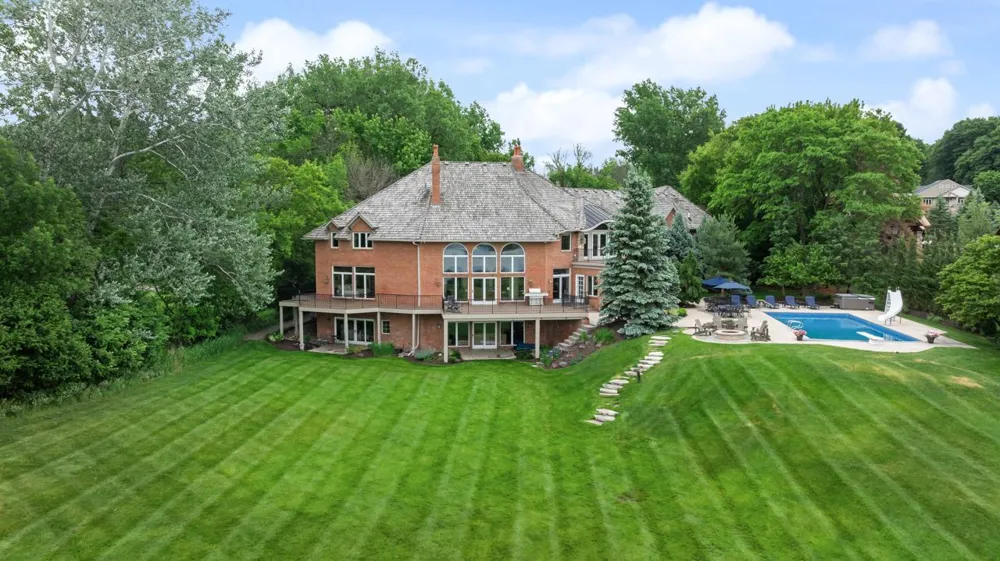 425 Oxford Road Orono, MN 55356