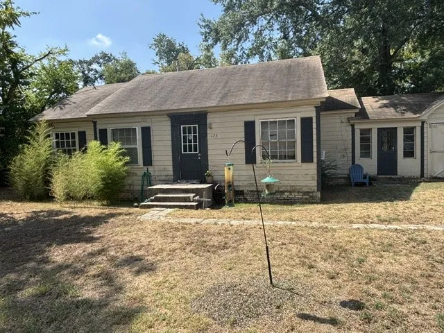 175 W Goshen Street Canton, TX 75103