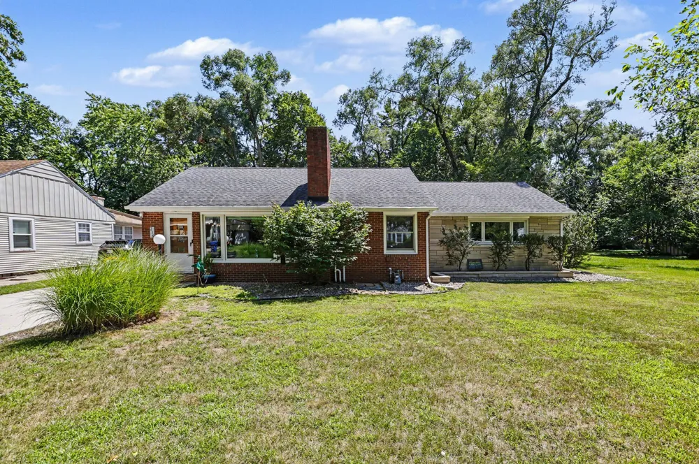 216 Hampton Road Benton Harbor, MI 49022