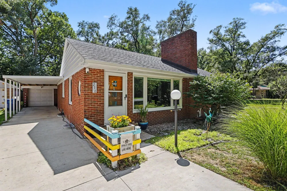 216 Hampton Road Benton Harbor, MI 49022
