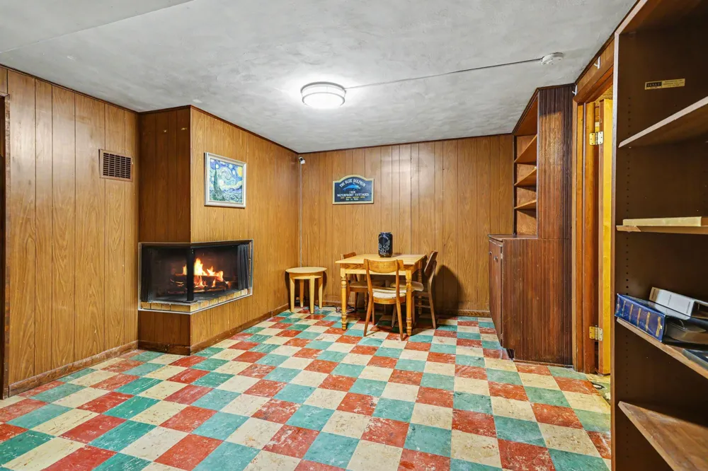 216 Hampton Road Benton Harbor, MI 49022