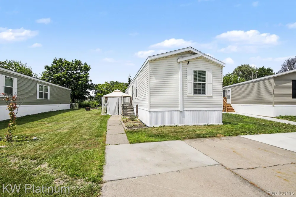 57911 Lancaster Road Washington Township, MI 48094