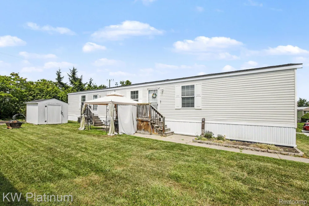 57911 Lancaster Road Washington Township, MI 48094