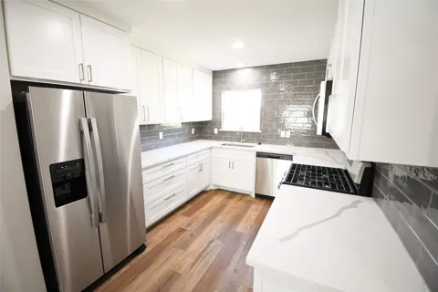 2805 Cornell Circle