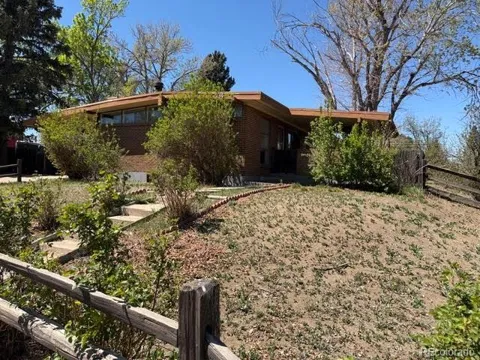 3159 E Maplewood Avenue