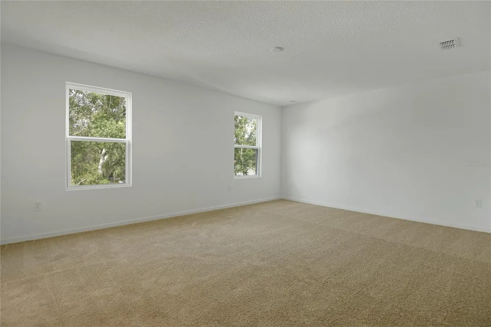 742 LAKE DELL AVENUE Dundee, FL 33838
