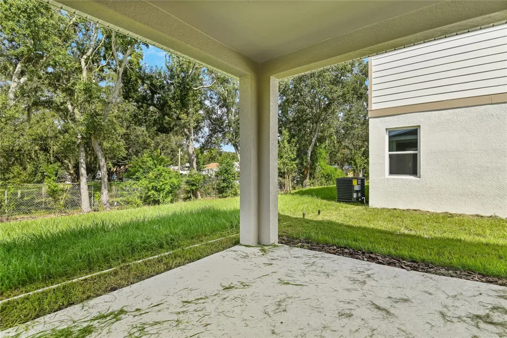 742 LAKE DELL AVENUE Dundee, FL 33838