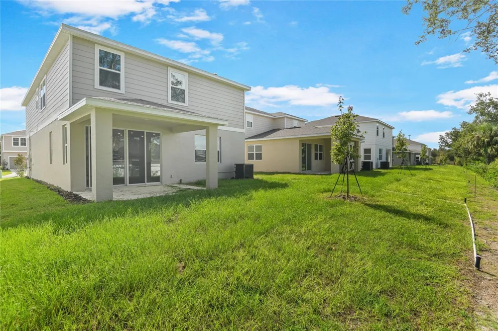 742 LAKE DELL AVENUE Dundee, FL 33838