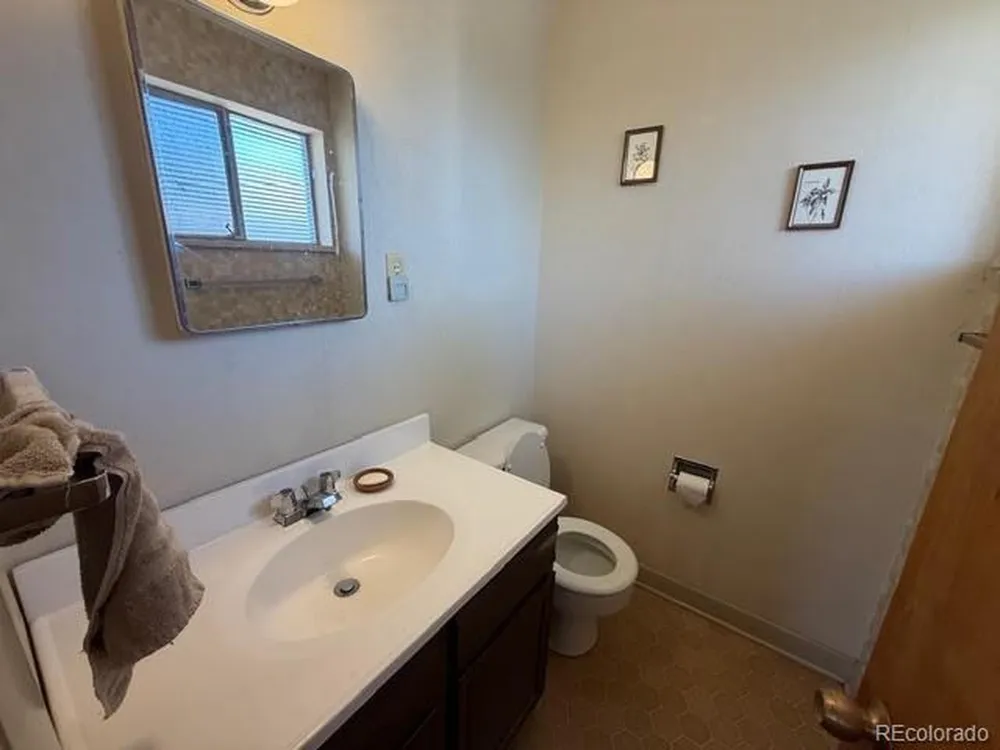 3159 E Maplewood Avenue Centennial, CO 80121