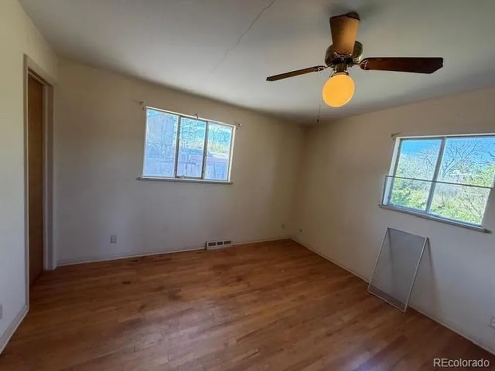 3159 E Maplewood Avenue Centennial, CO 80121