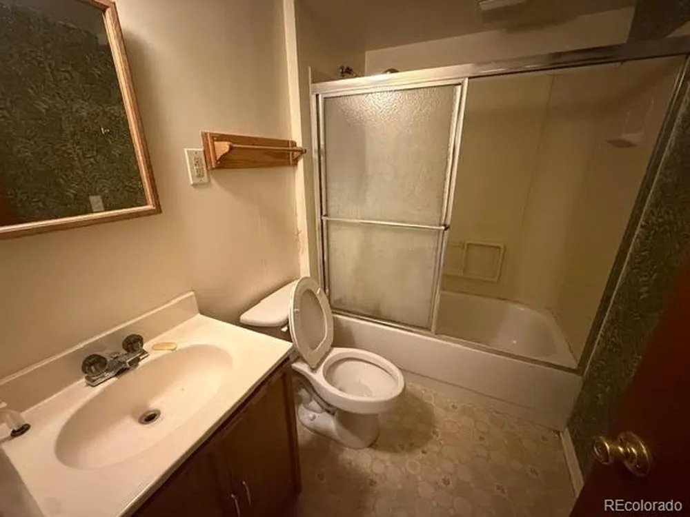 3159 E Maplewood Avenue Centennial, CO 80121