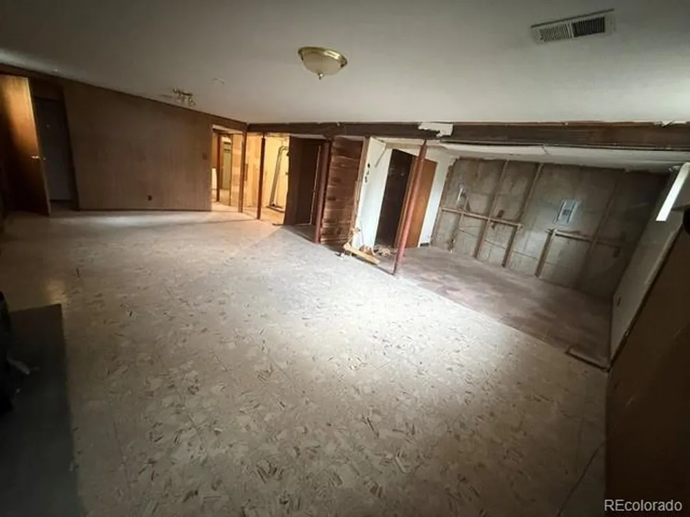 3159 E Maplewood Avenue Centennial, CO 80121
