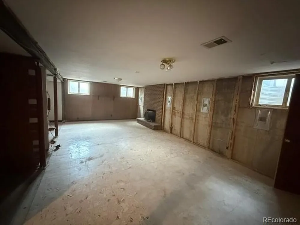 3159 E Maplewood Avenue Centennial, CO 80121