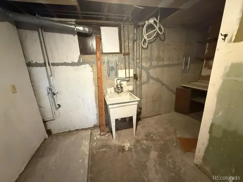 3159 E Maplewood Avenue Centennial, CO 80121
