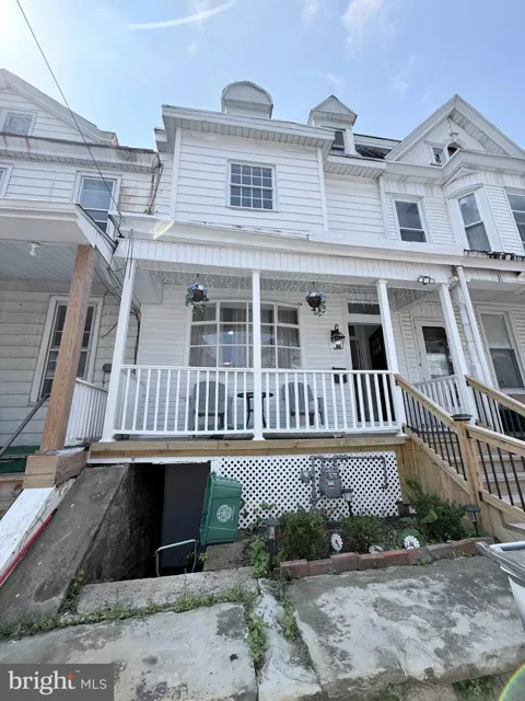 1325 W NORWEGIAN STREET