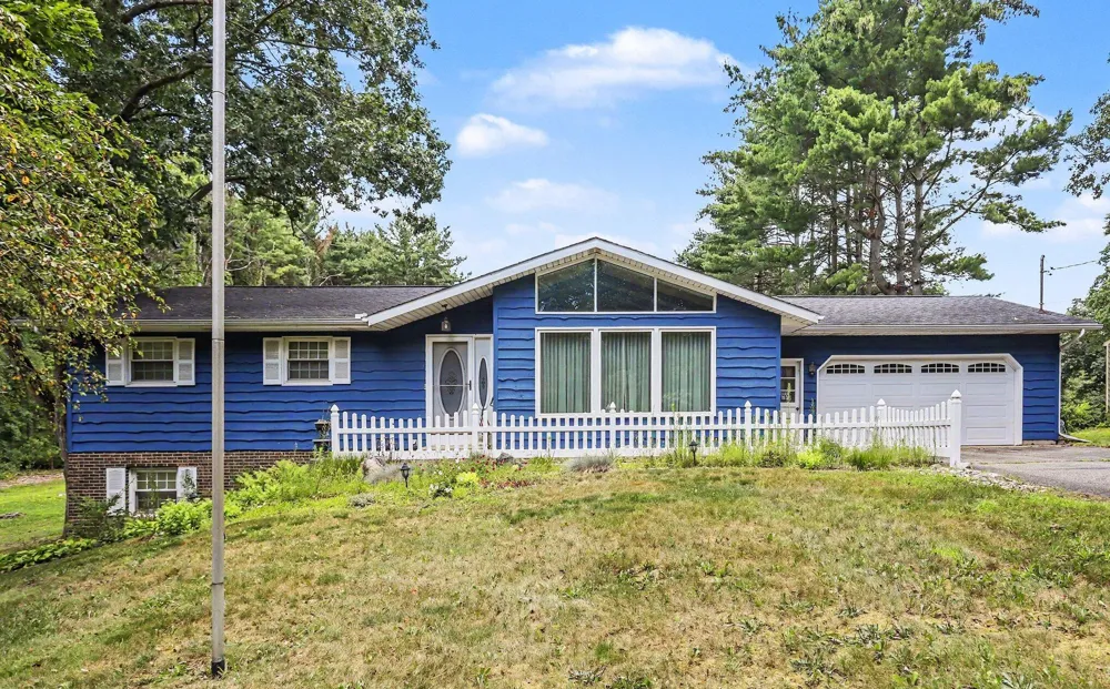 8374 W Q AVENUE Mattawan, MI 49071