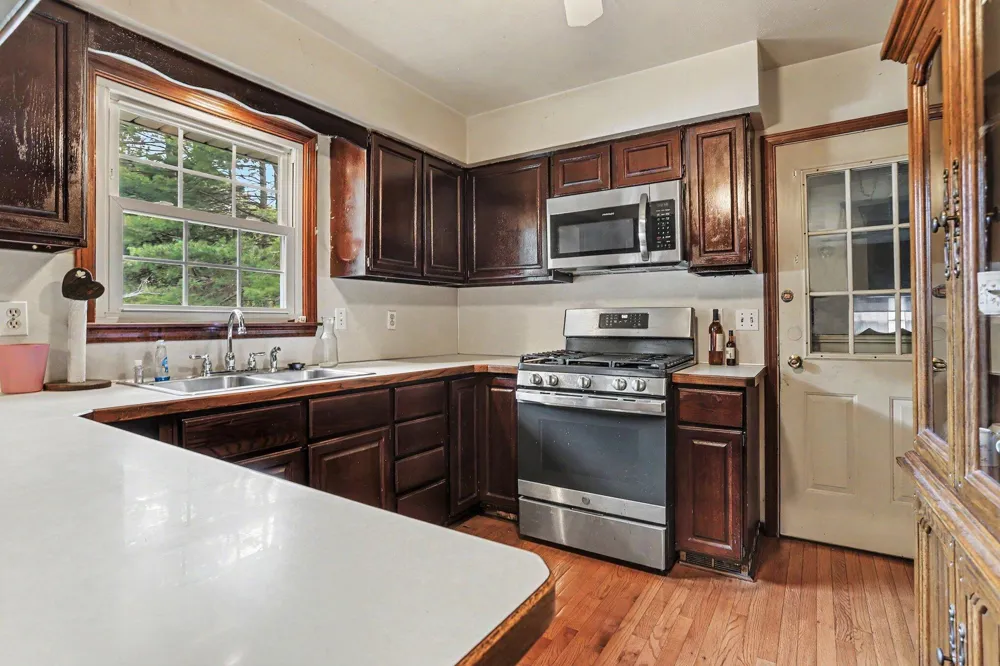 8374 W Q AVENUE Mattawan, MI 49071