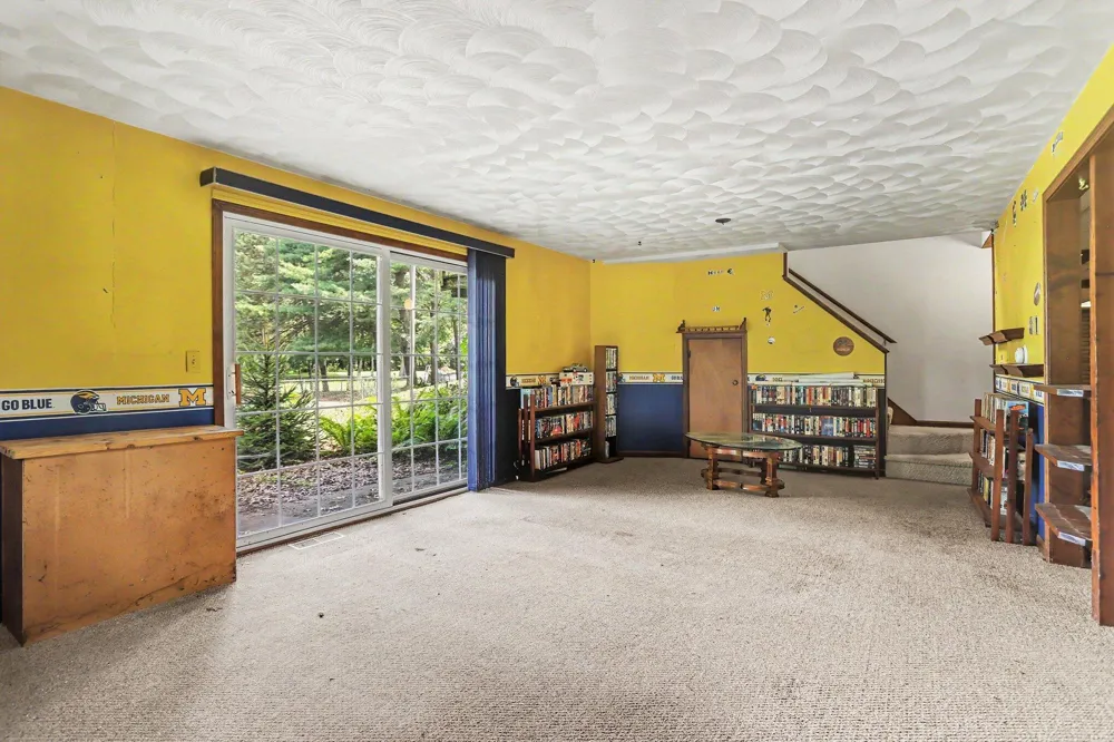 8374 W Q AVENUE Mattawan, MI 49071