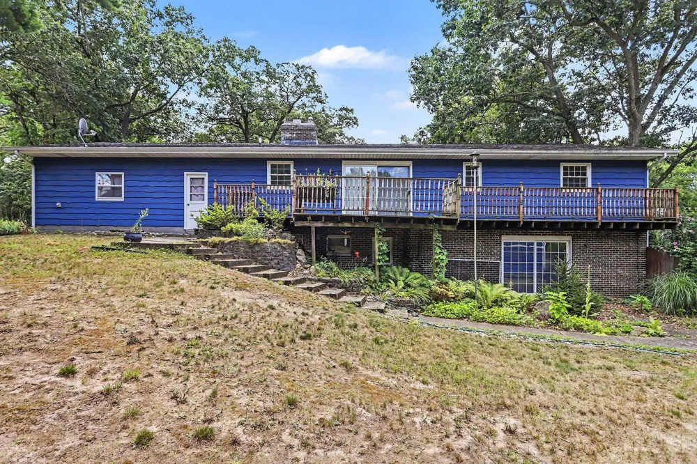 8374 W Q AVENUE Mattawan, MI 49071
