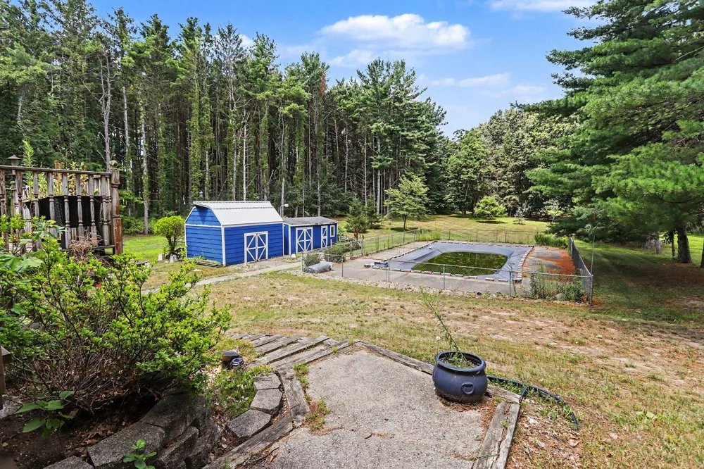 8374 W Q AVENUE Mattawan, MI 49071