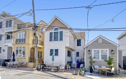 46 W Rutherford Lane