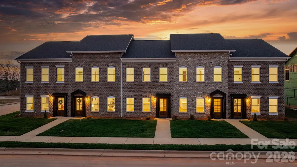 2111 24th Street Lane SE Hickory, NC 28602