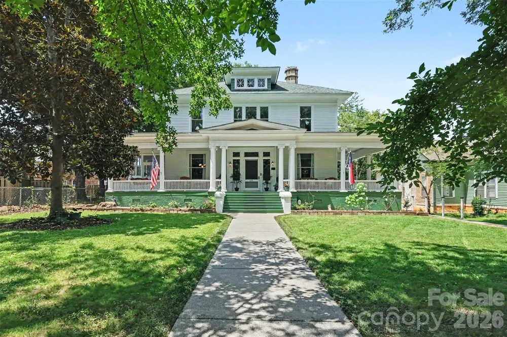 624 Walnut Street Statesville, NC 28677