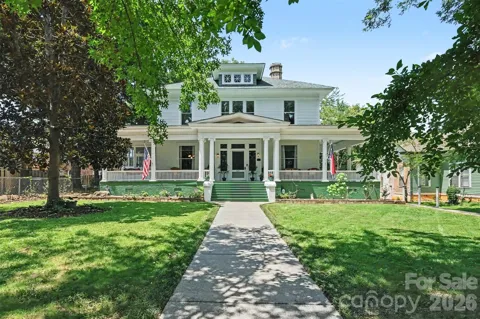624 Walnut Street