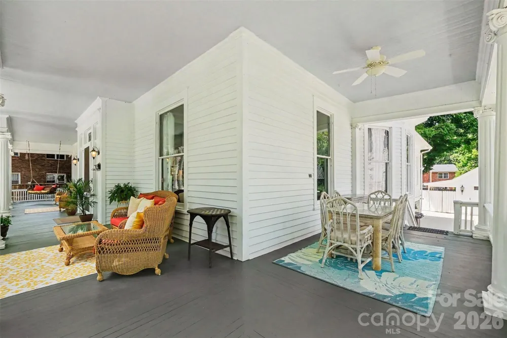 624 Walnut Street Statesville, NC 28677