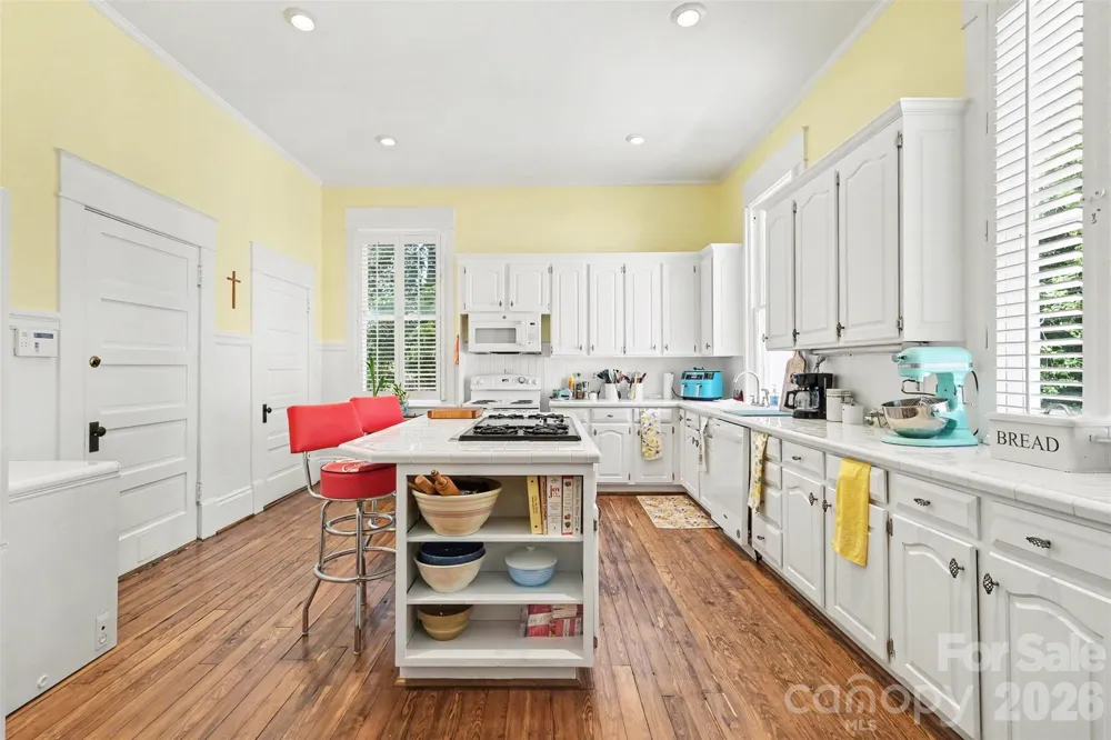624 Walnut Street Statesville, NC 28677