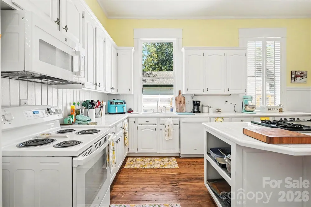 624 Walnut Street Statesville, NC 28677