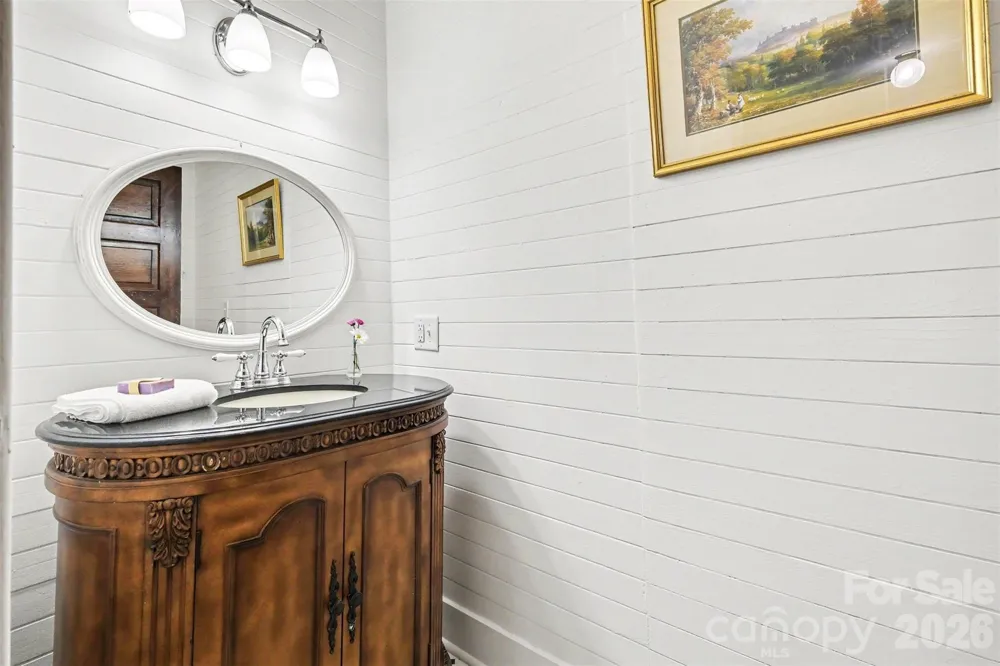 624 Walnut Street Statesville, NC 28677