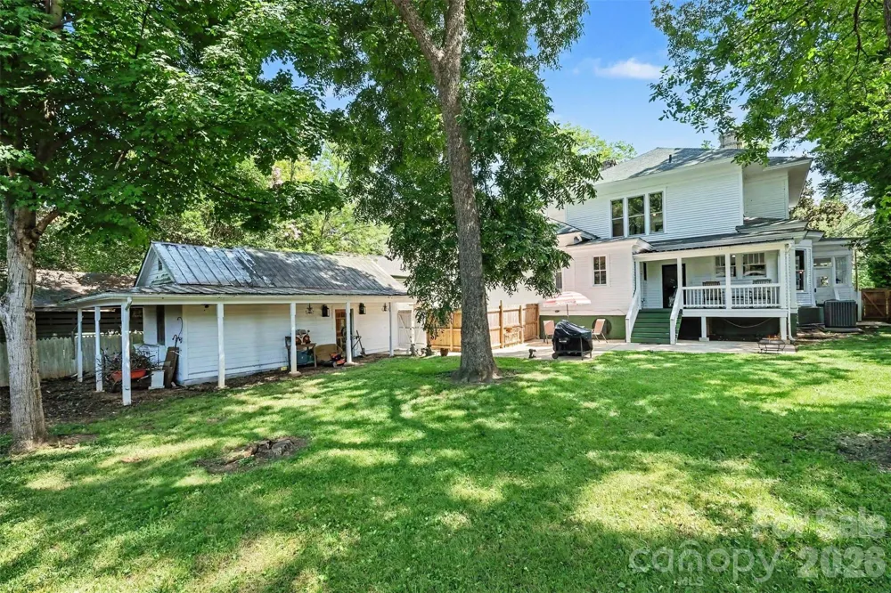 624 Walnut Street Statesville, NC 28677