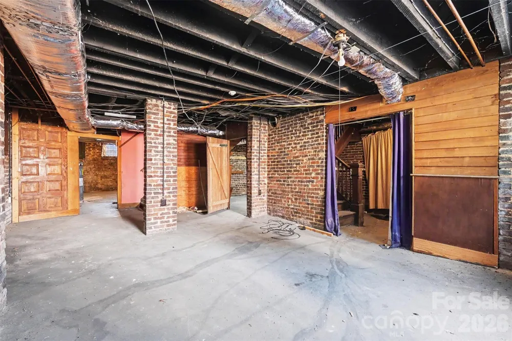 624 Walnut Street Statesville, NC 28677