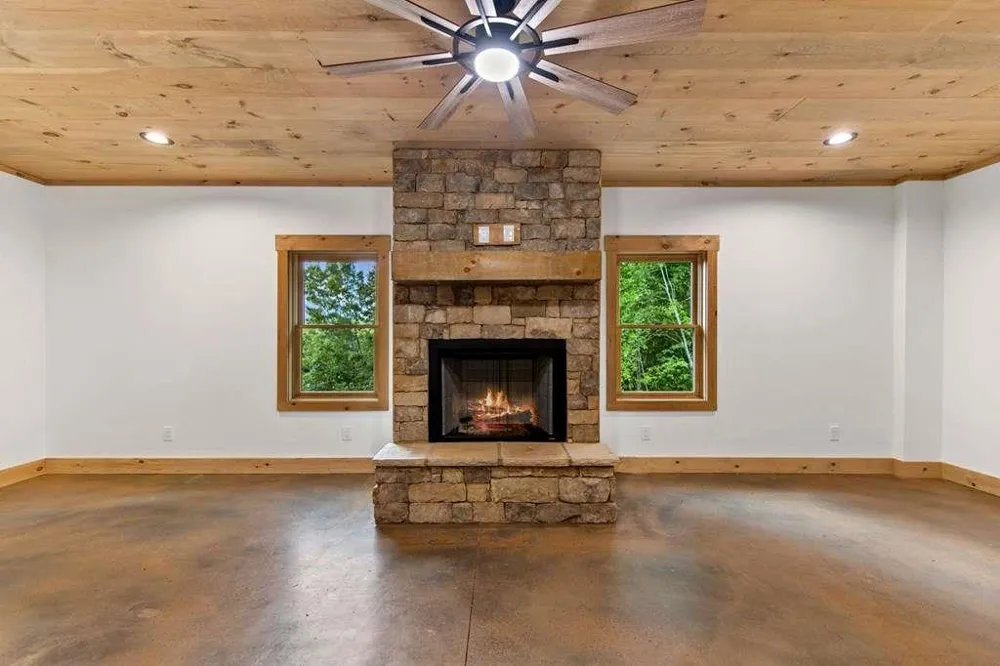 144 Highlands Gap Mineral Bluff, GA 30559