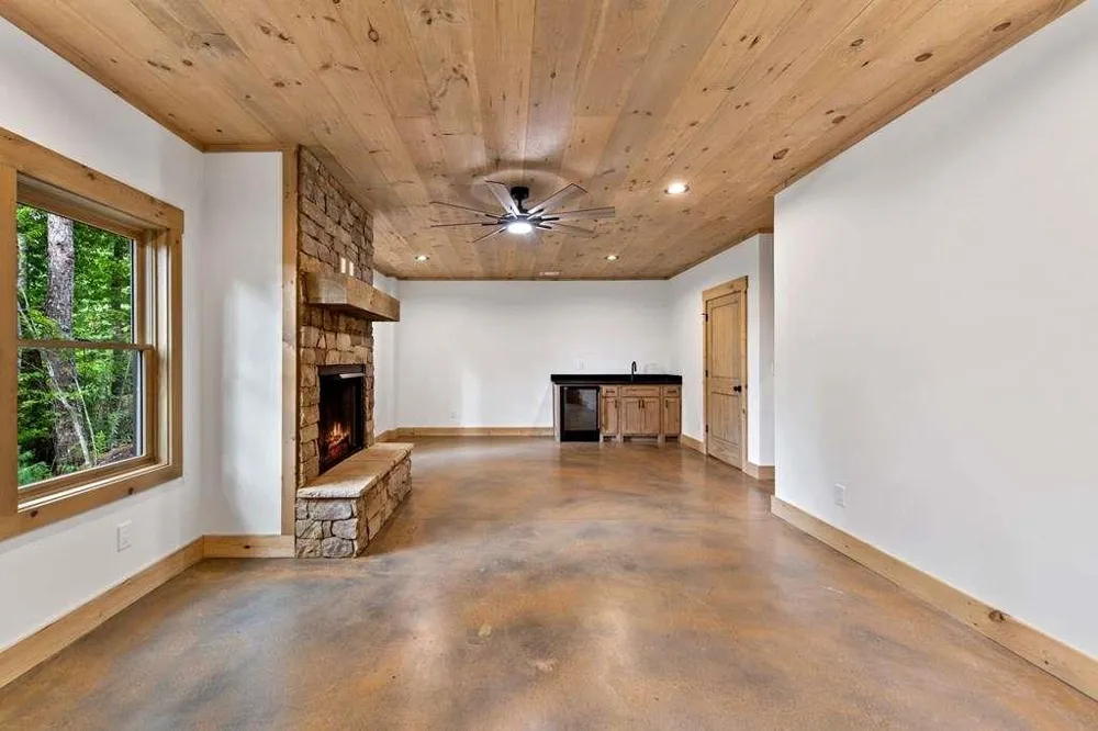 144 Highlands Gap Mineral Bluff, GA 30559