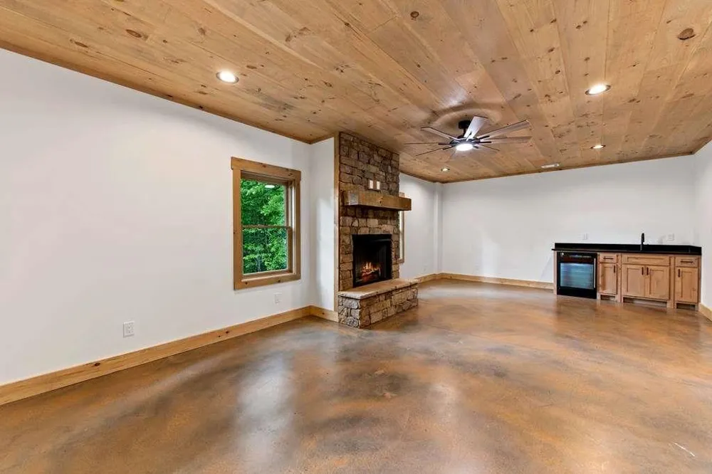 144 Highlands Gap Mineral Bluff, GA 30559