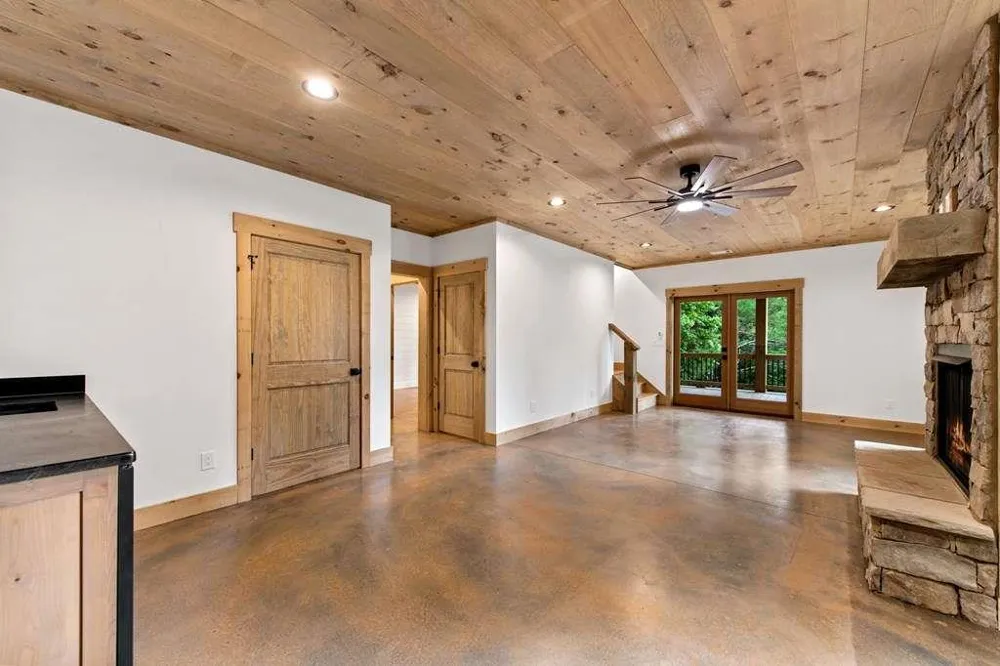 144 Highlands Gap Mineral Bluff, GA 30559