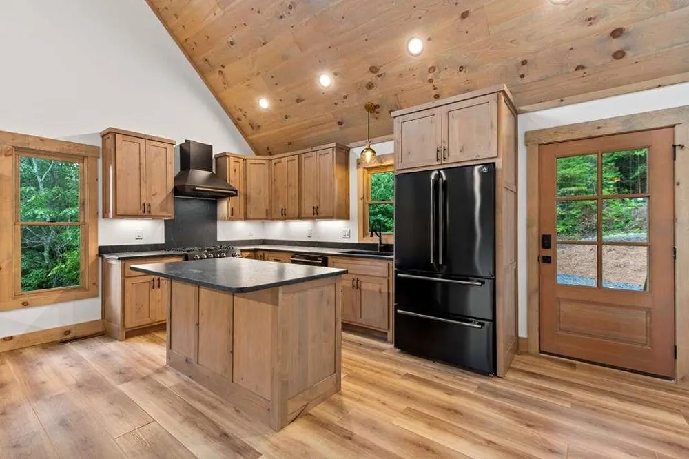 144 Highlands Gap Mineral Bluff, GA 30559