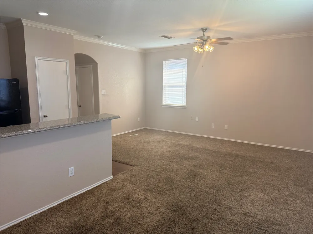 2318 Aldergate Drive Arlington, TX 76012