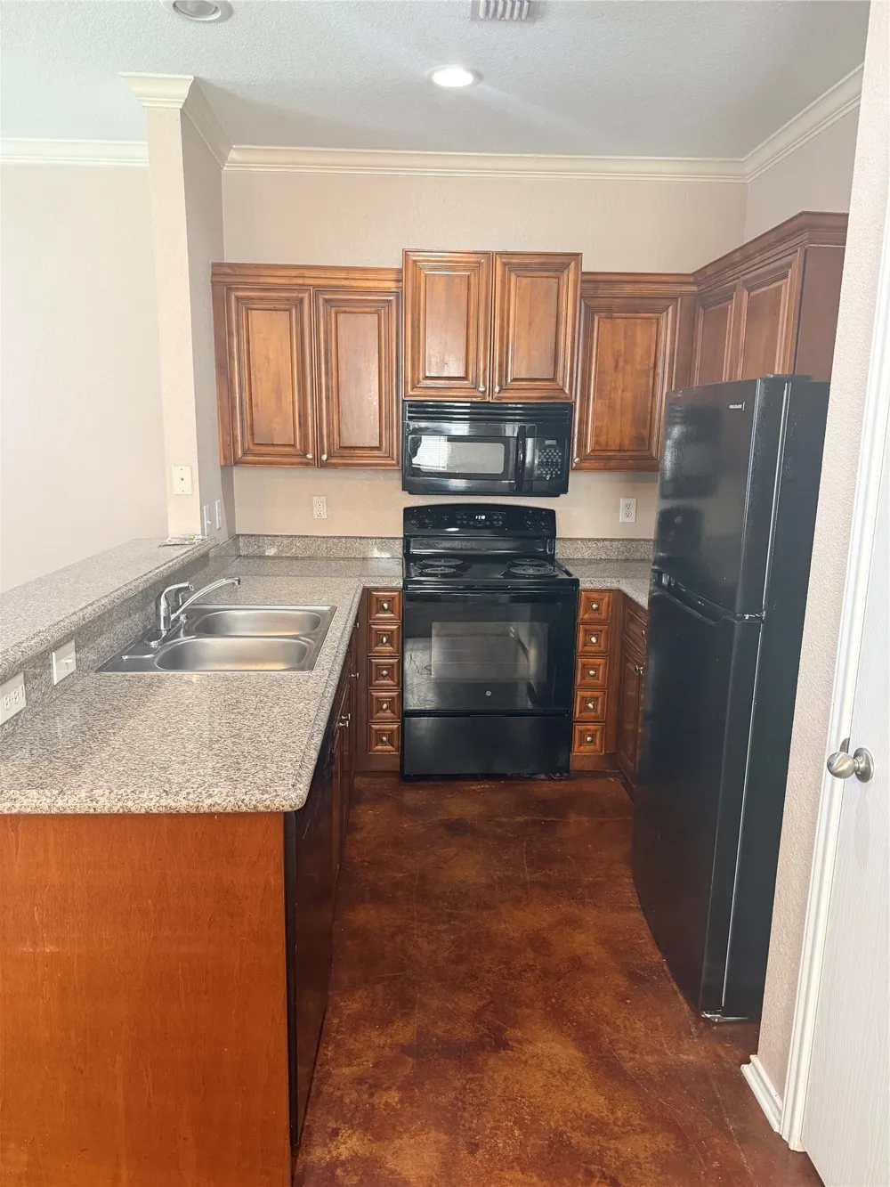 2318 Aldergate Drive Arlington, TX 76012