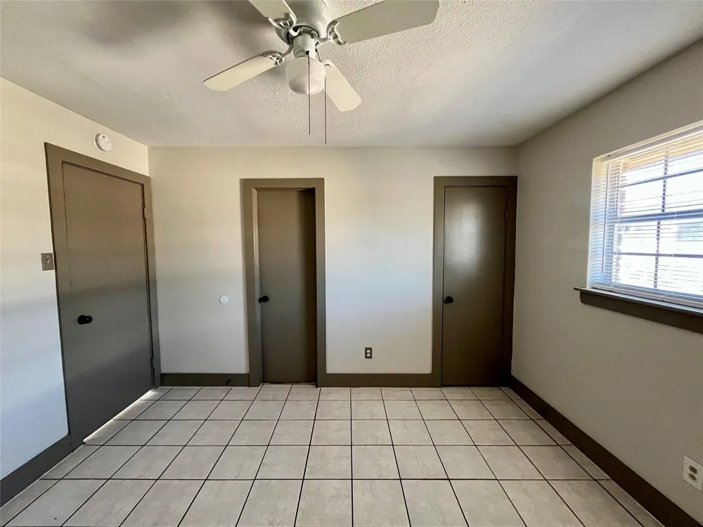 1042 W Village Court #C Pasadena, TX 77506