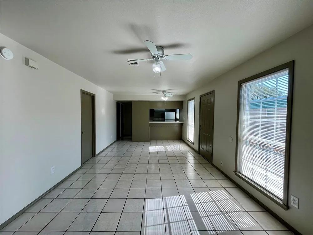 1042 W Village Court #D Pasadena, TX 77506