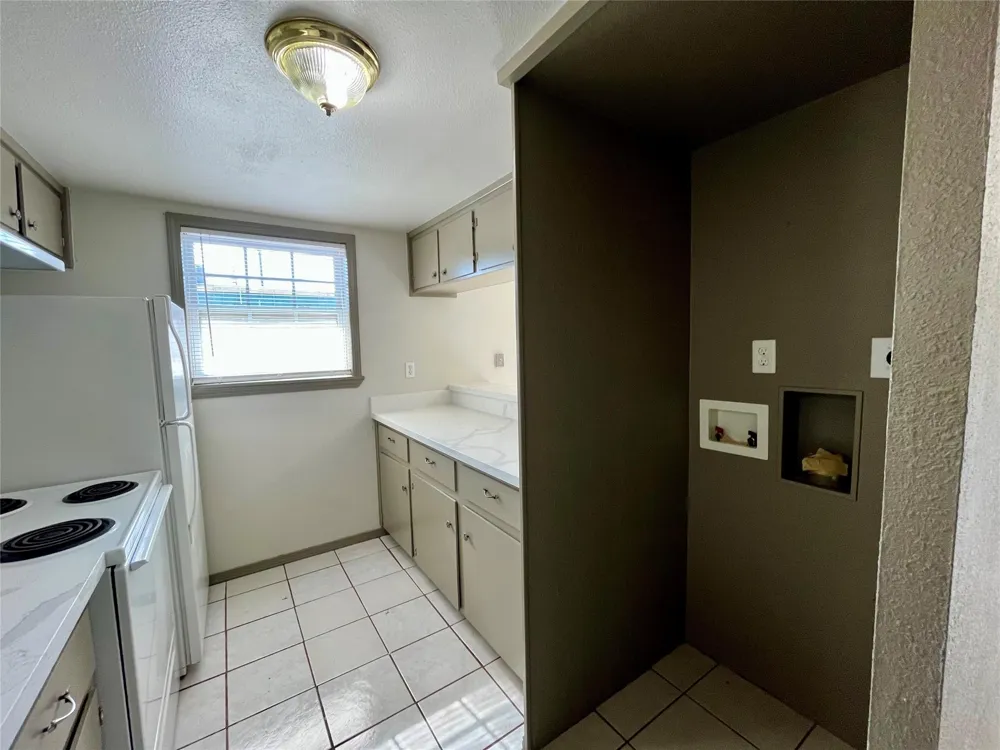 1042 W Village Court #D Pasadena, TX 77506