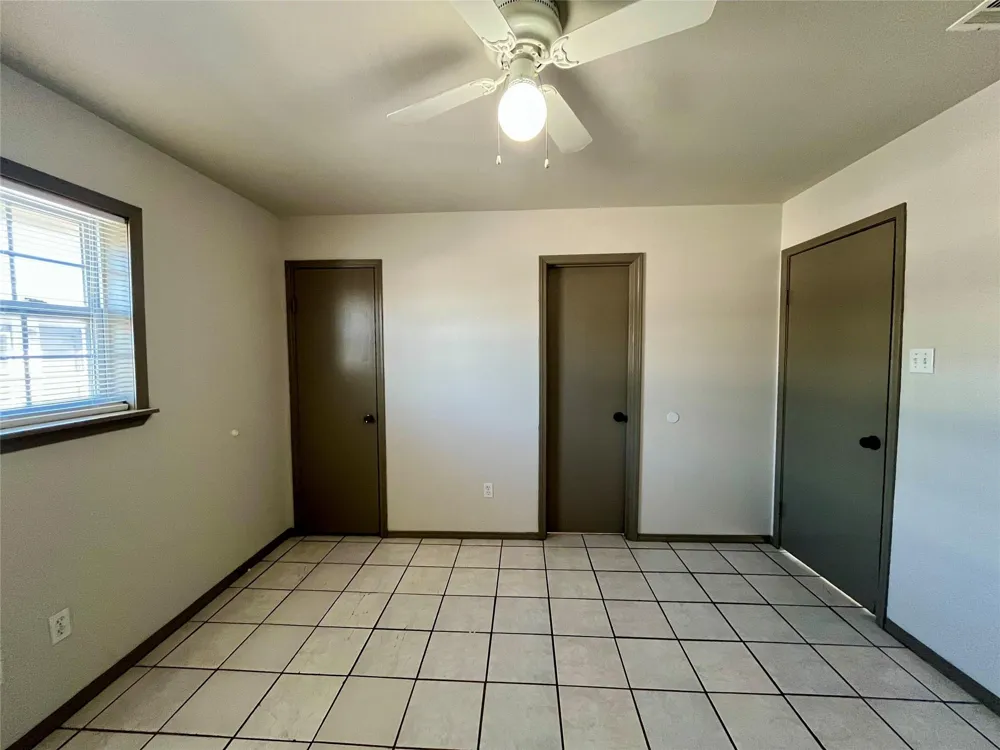 1042 W Village Court #D Pasadena, TX 77506