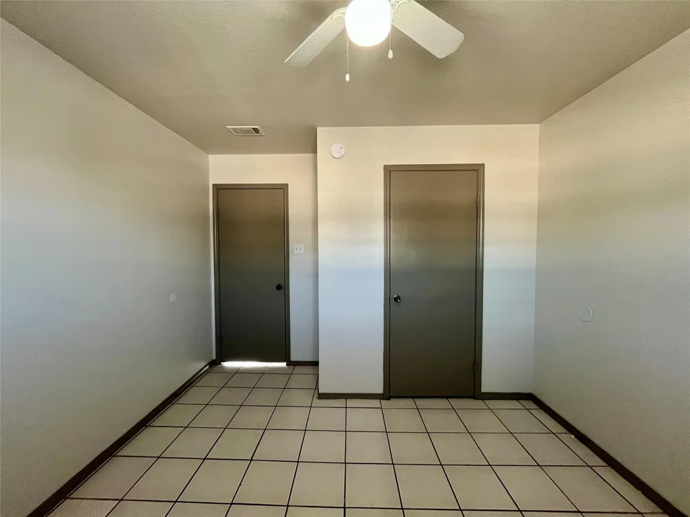 1042 W Village Court #D Pasadena, TX 77506