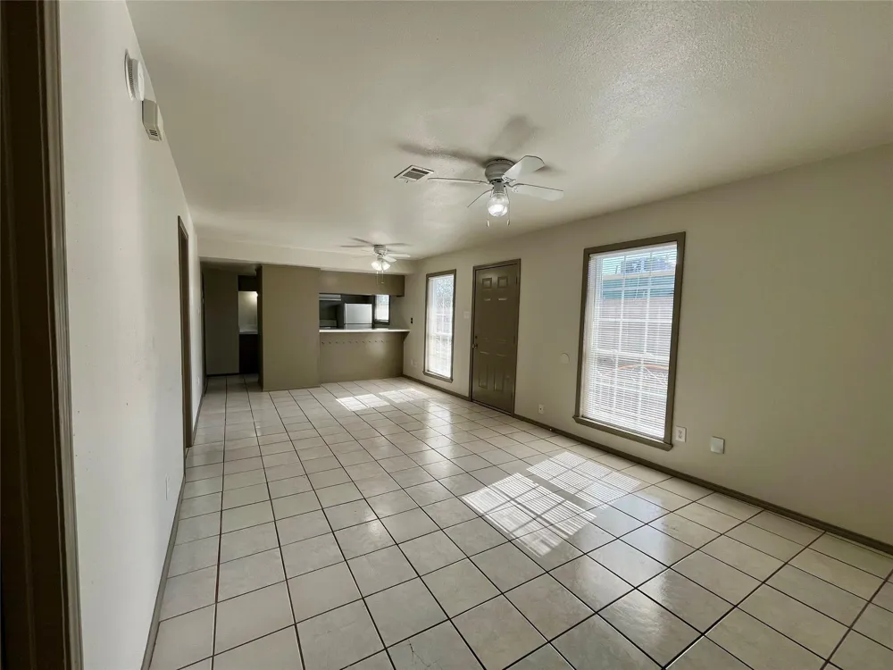 1042 W Village Court #D Pasadena, TX 77506