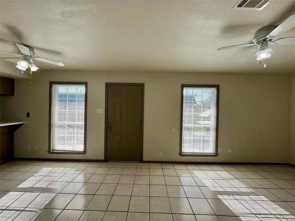 1042 W Village Court #D Pasadena, TX 77506