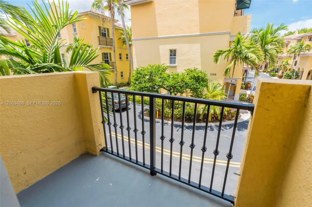 2516 SW 14th Ave #403 Fort Lauderdale, FL 33315